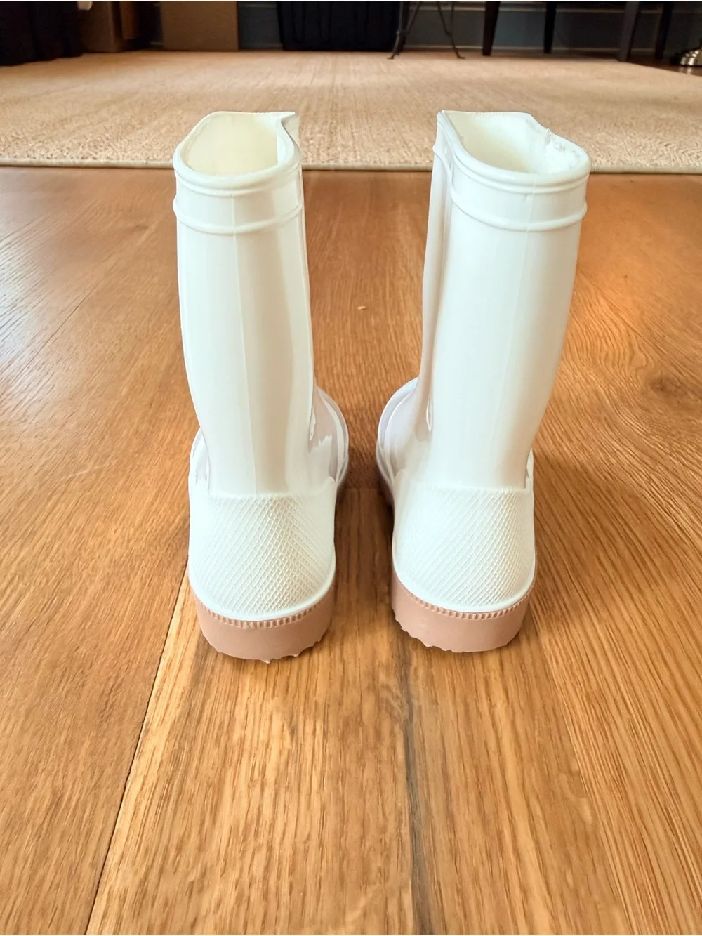 TAMARACK | Kids White Shrimp Boots